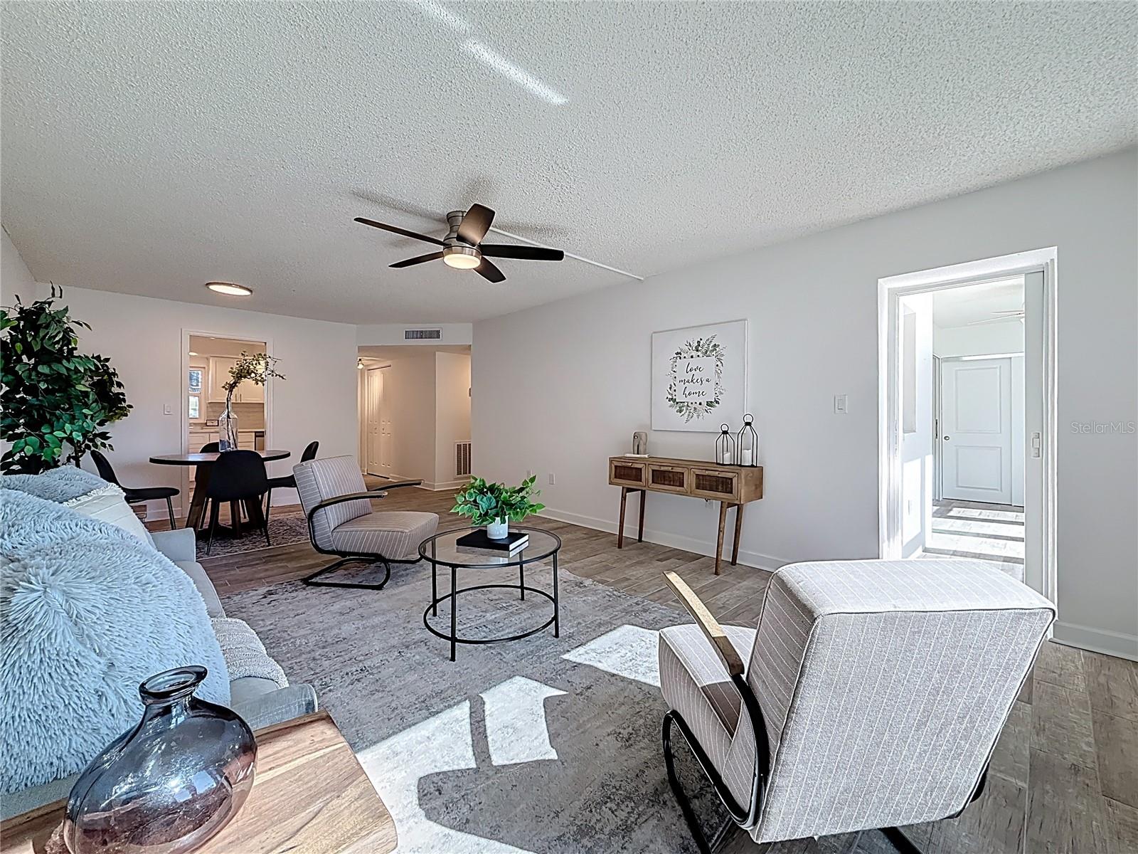 Image 15 of 42 For 4550 Cove Circle 106