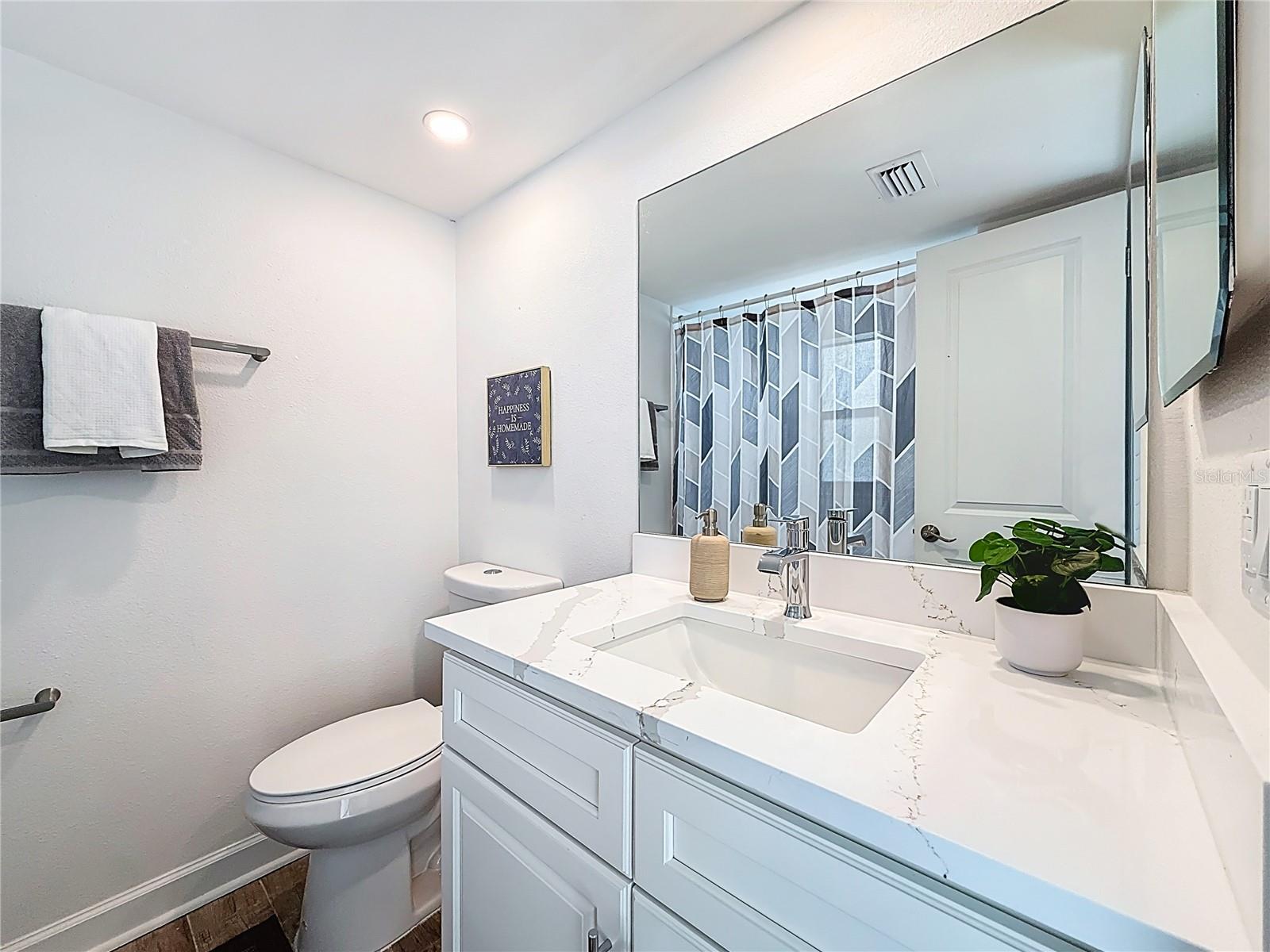 Image 23 of 42 For 4550 Cove Circle 106