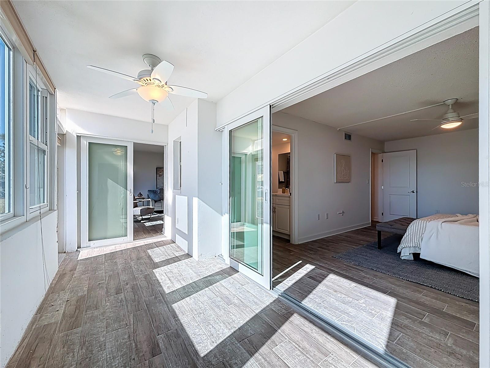 Image 27 of 42 For 4550 Cove Circle 106