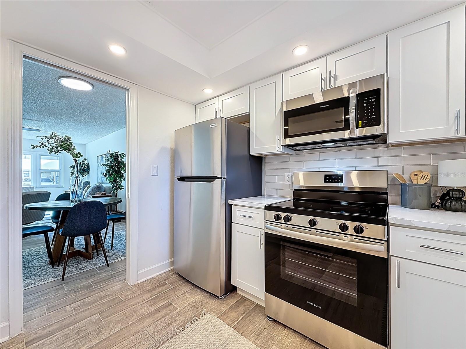 Image 5 of 42 For 4550 Cove Circle 106