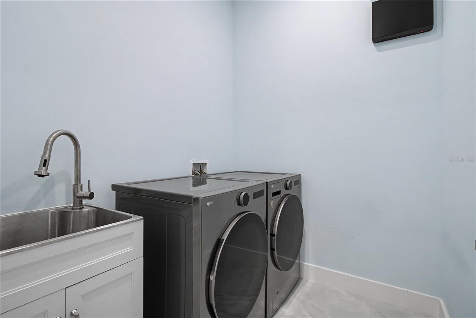 Image 15 of 42 For 3705 23rd Street Sw