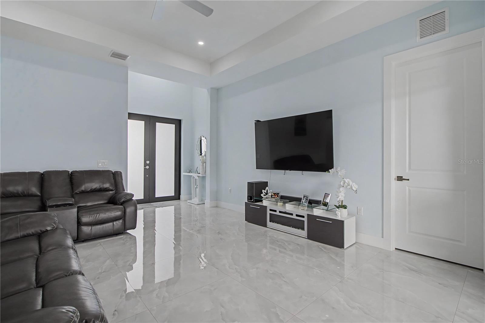 Image 7 of 42 For 3705 23rd Street Sw