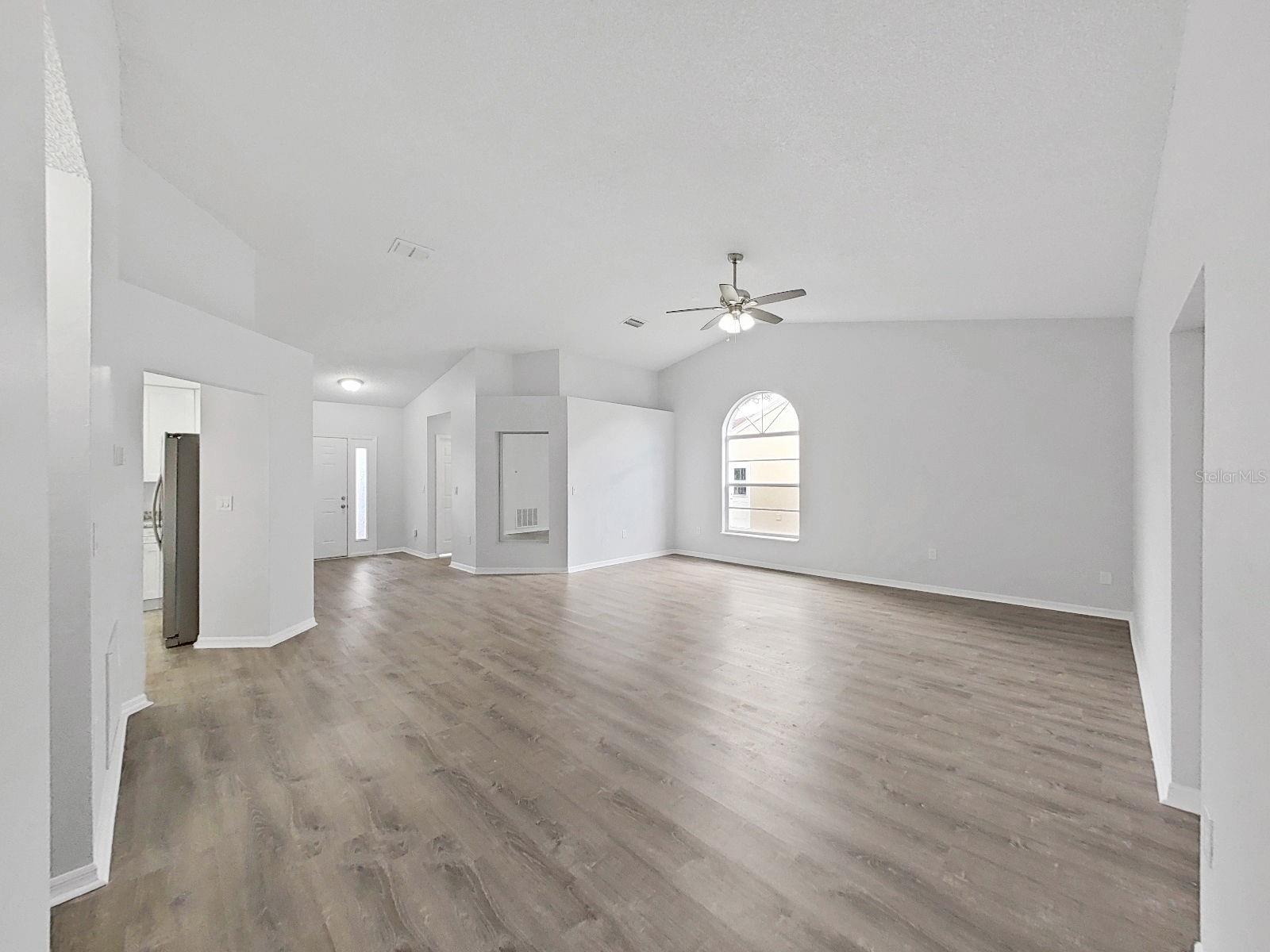 Listing photo id 10 for 4305 Northampton Drive