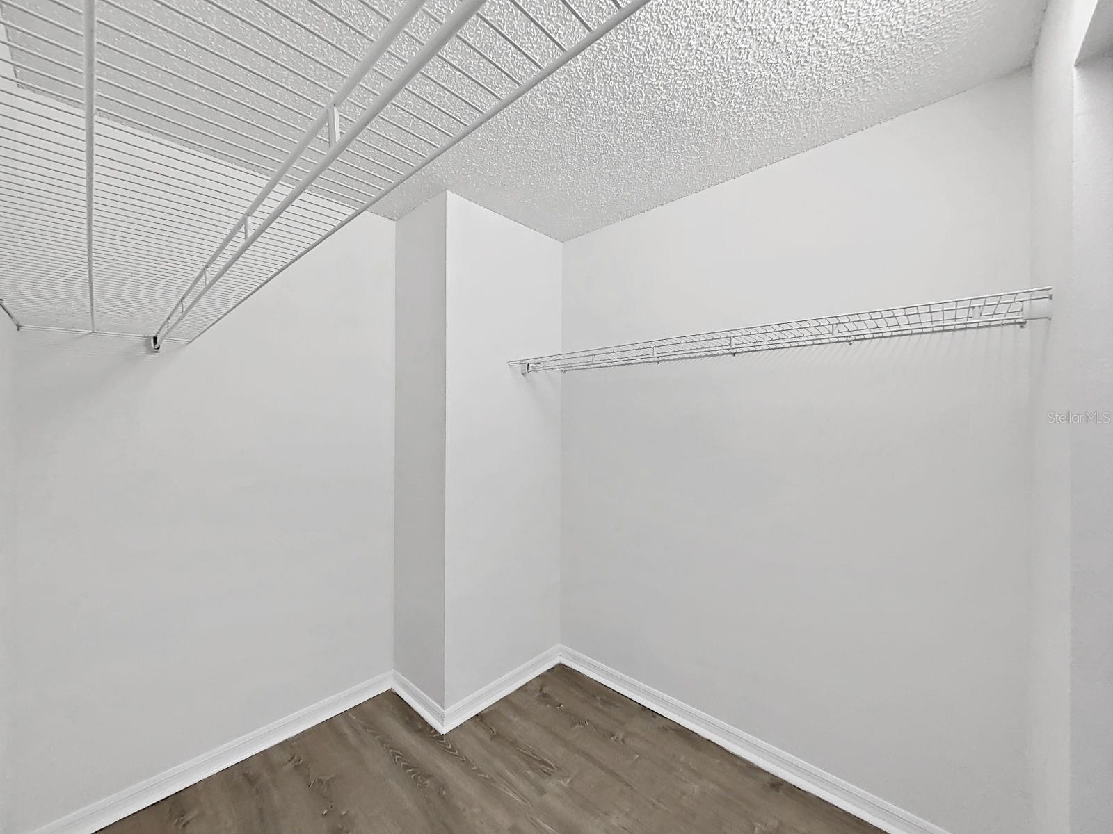 Listing photo id 26 for 4305 Northampton Drive