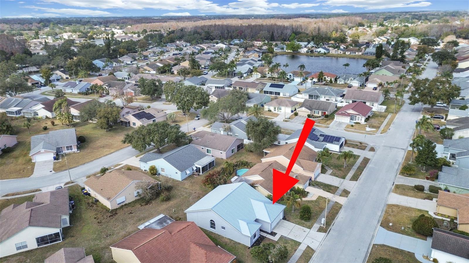 Listing photo id 1 for 4305 Northampton Drive