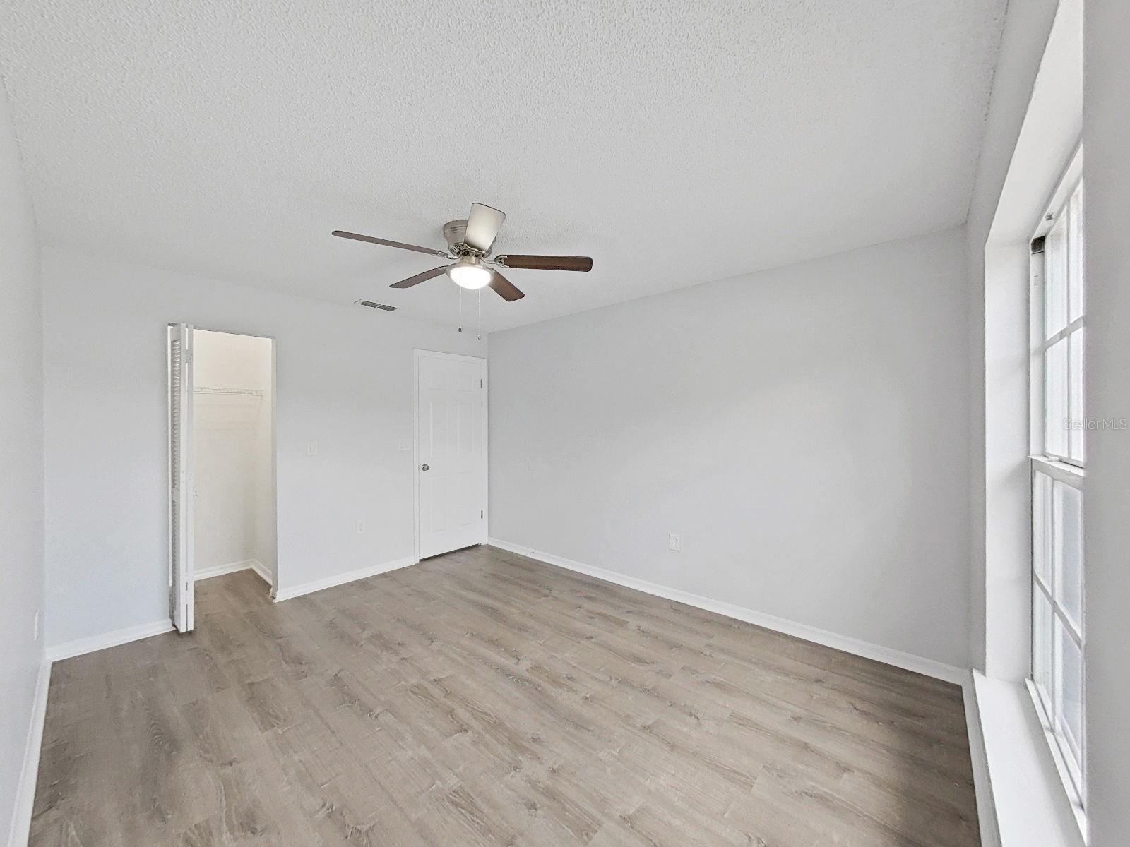 Listing photo id 28 for 4305 Northampton Drive