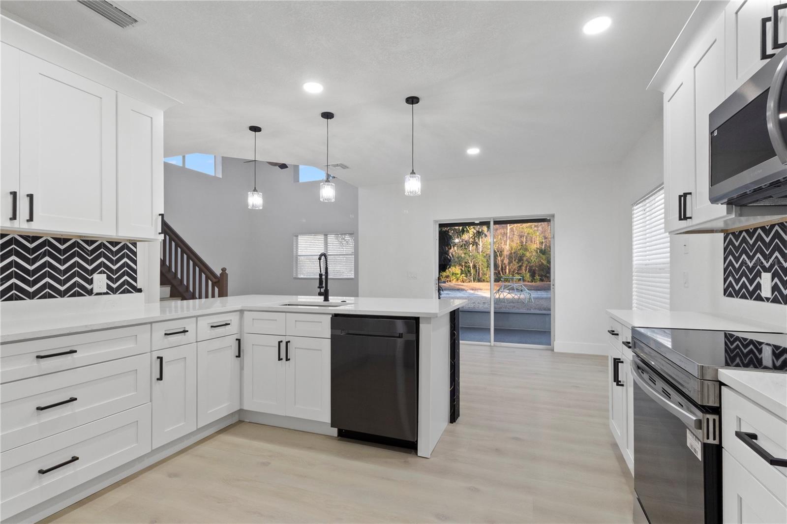 Image 38 of 62 For 12636 White Bluff Road