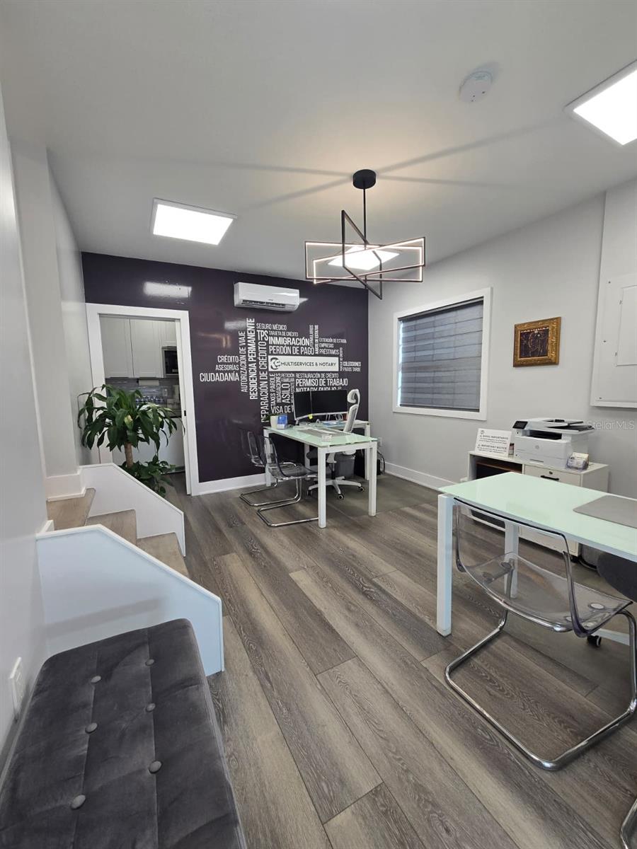 Image 4 of 11 For 2722 Tampa Bay Boulevard