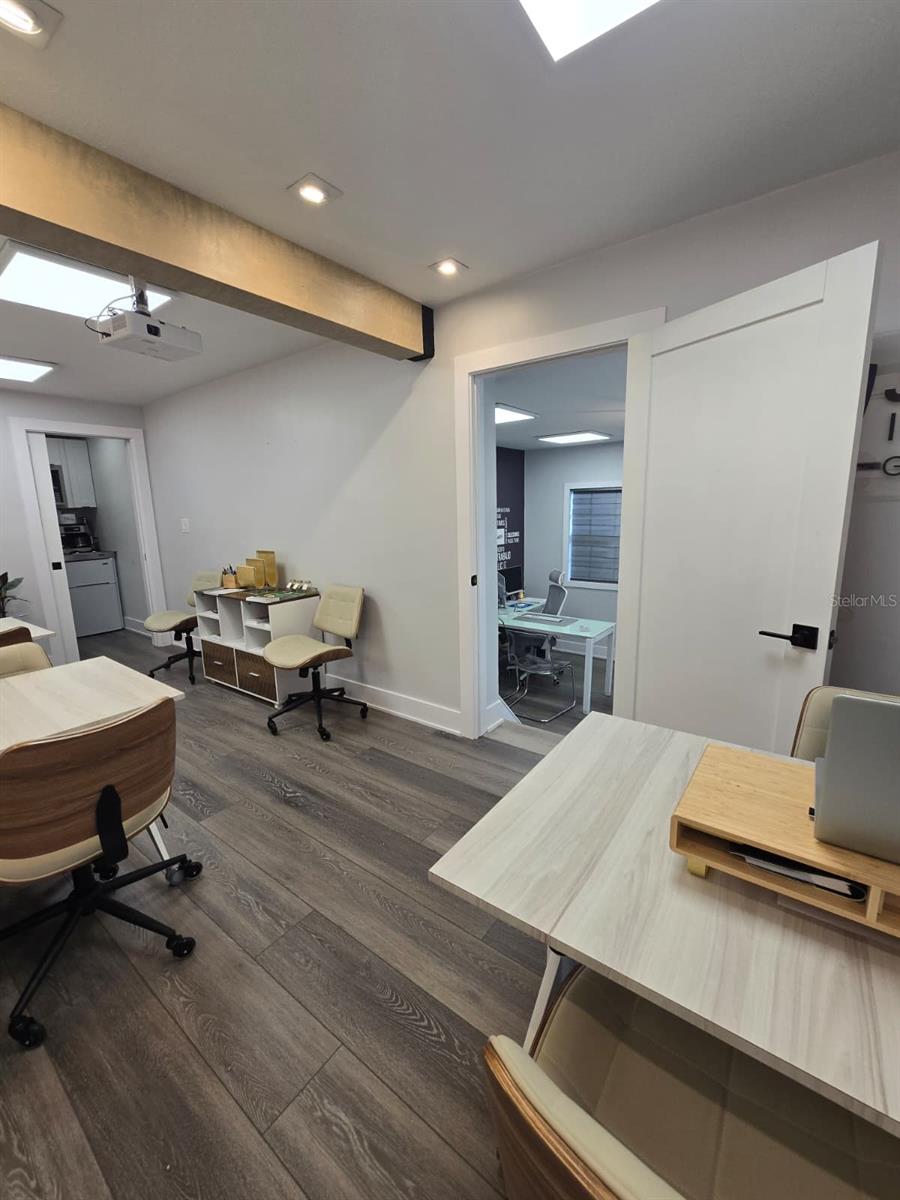 Image 5 of 11 For 2722 Tampa Bay Boulevard