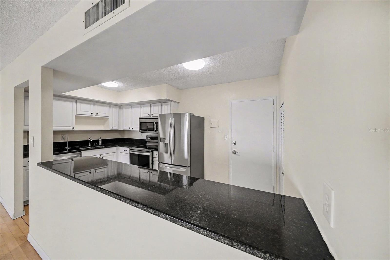 Image 14 of 40 For 2401 Bayshore Boulevard 1007