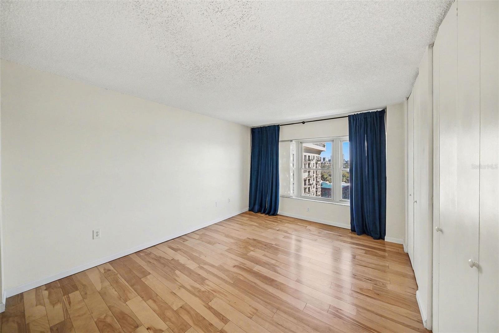 Image 17 of 40 For 2401 Bayshore Boulevard 1007