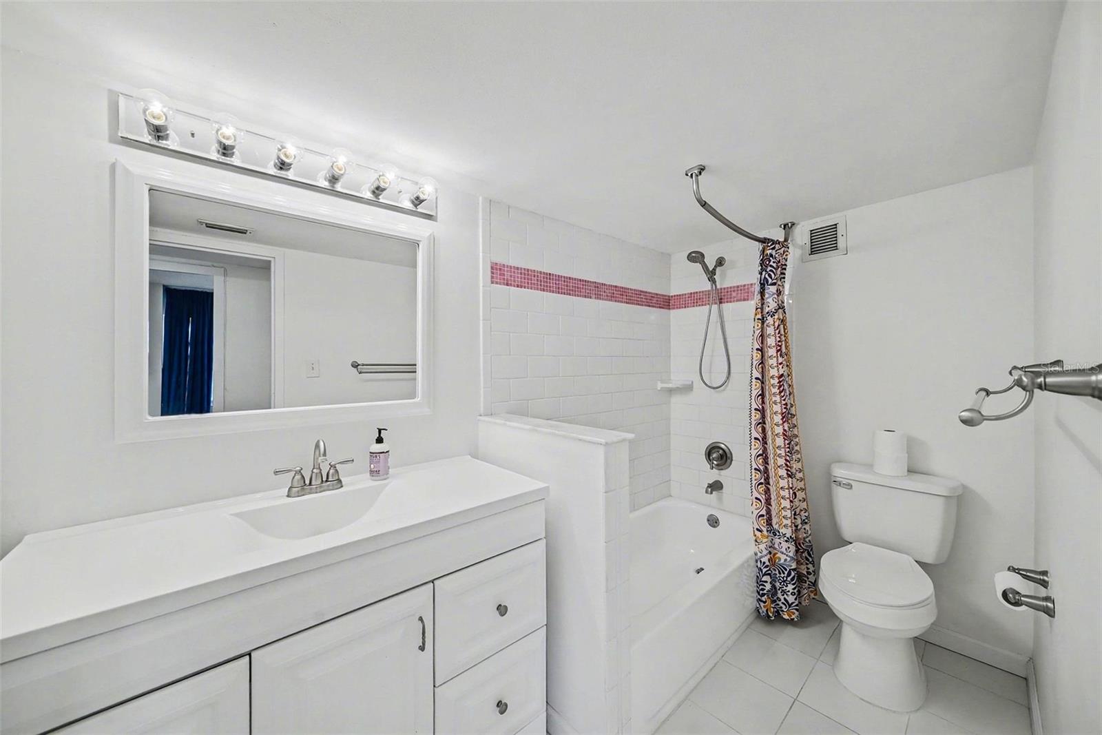 Image 20 of 40 For 2401 Bayshore Boulevard 1007