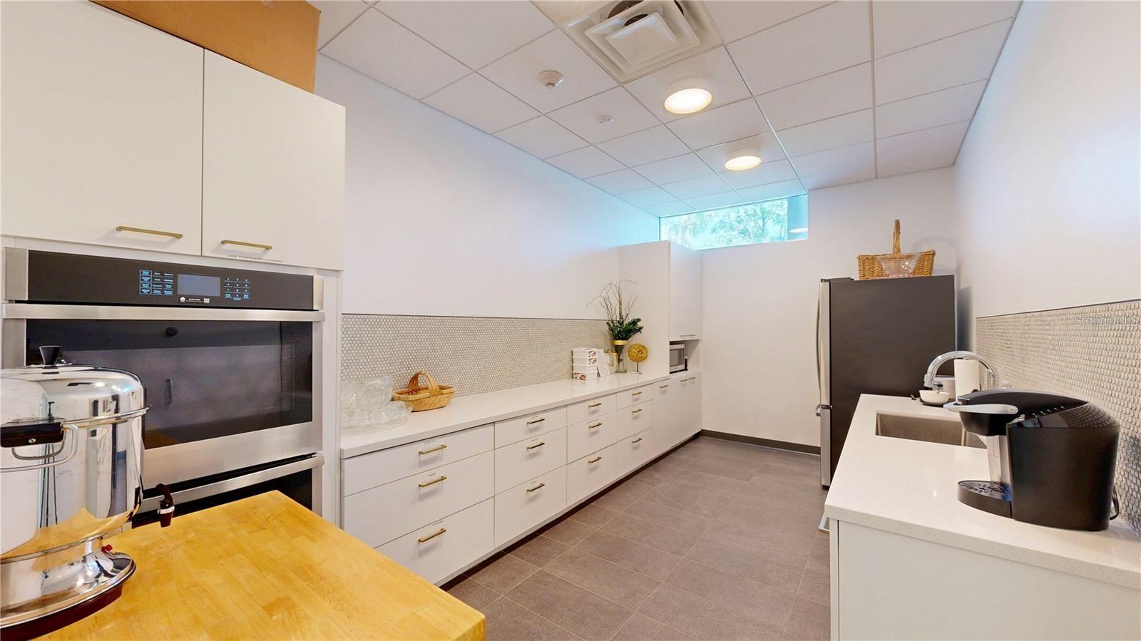 Image 31 of 40 For 2401 Bayshore Boulevard 1007