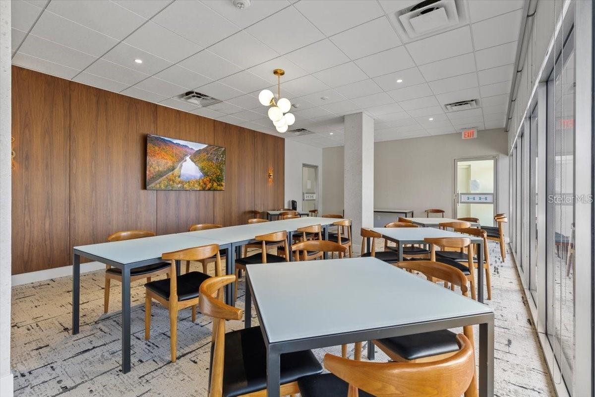 Image 32 of 40 For 2401 Bayshore Boulevard 1007