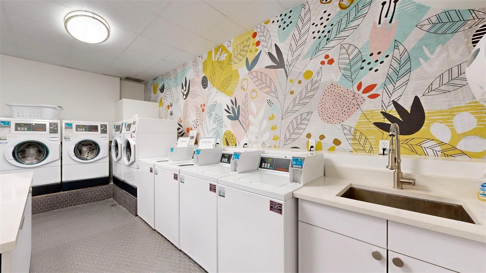 Image 33 of 40 For 2401 Bayshore Boulevard 1007