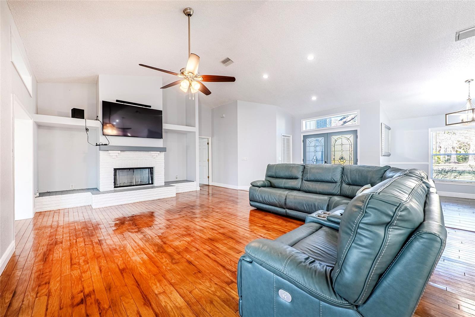 Image 10 of 48 For 15912 Armistead Lane