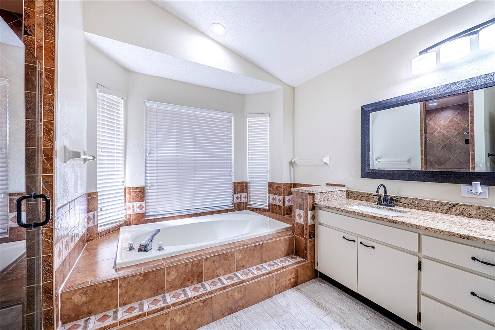 Image 27 of 48 For 15912 Armistead Lane