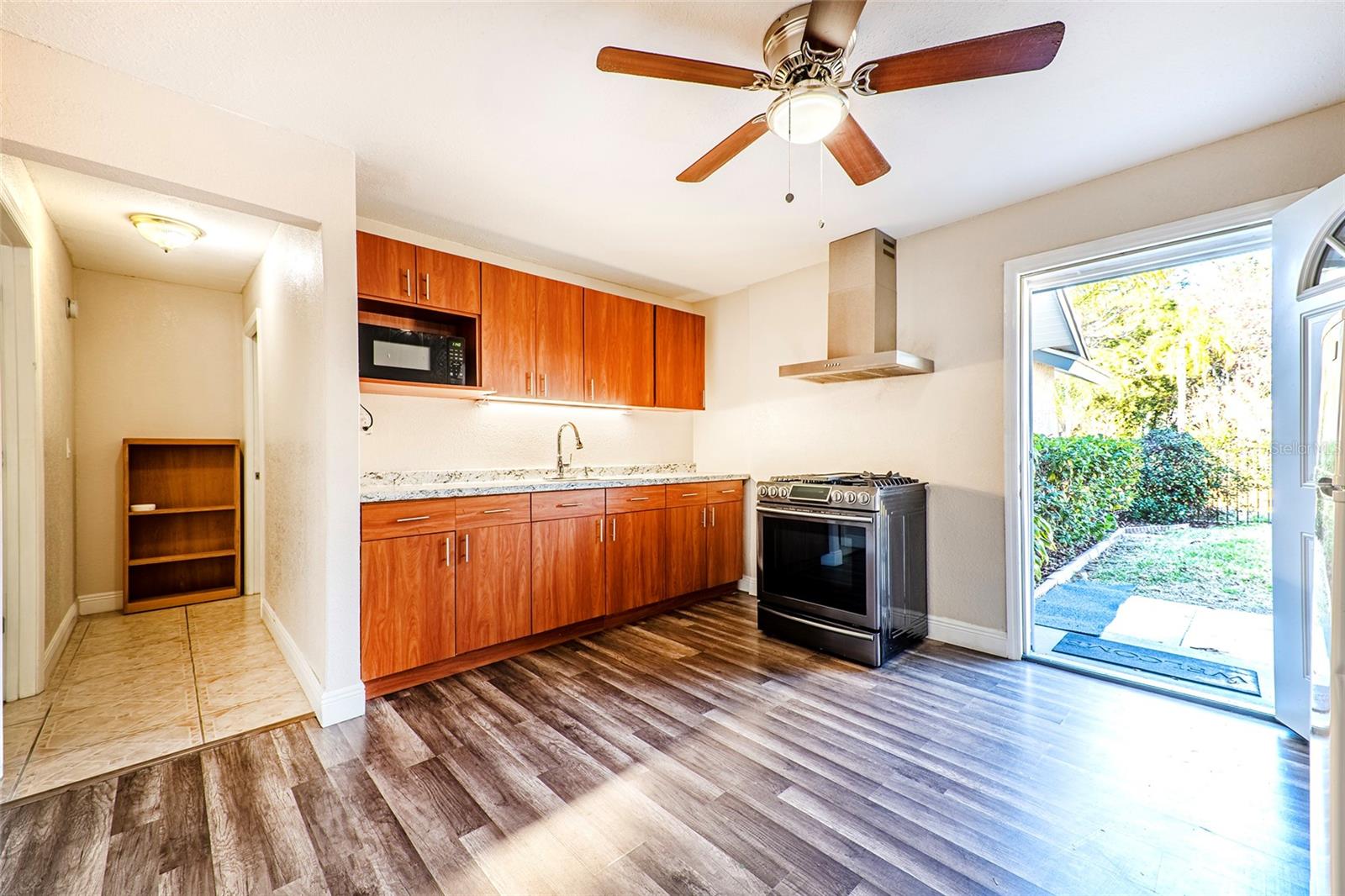 Image 36 of 48 For 15912 Armistead Lane