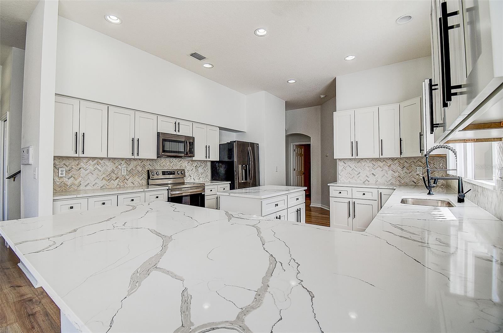 Listing photo id 8 for 15906 Prince William Place