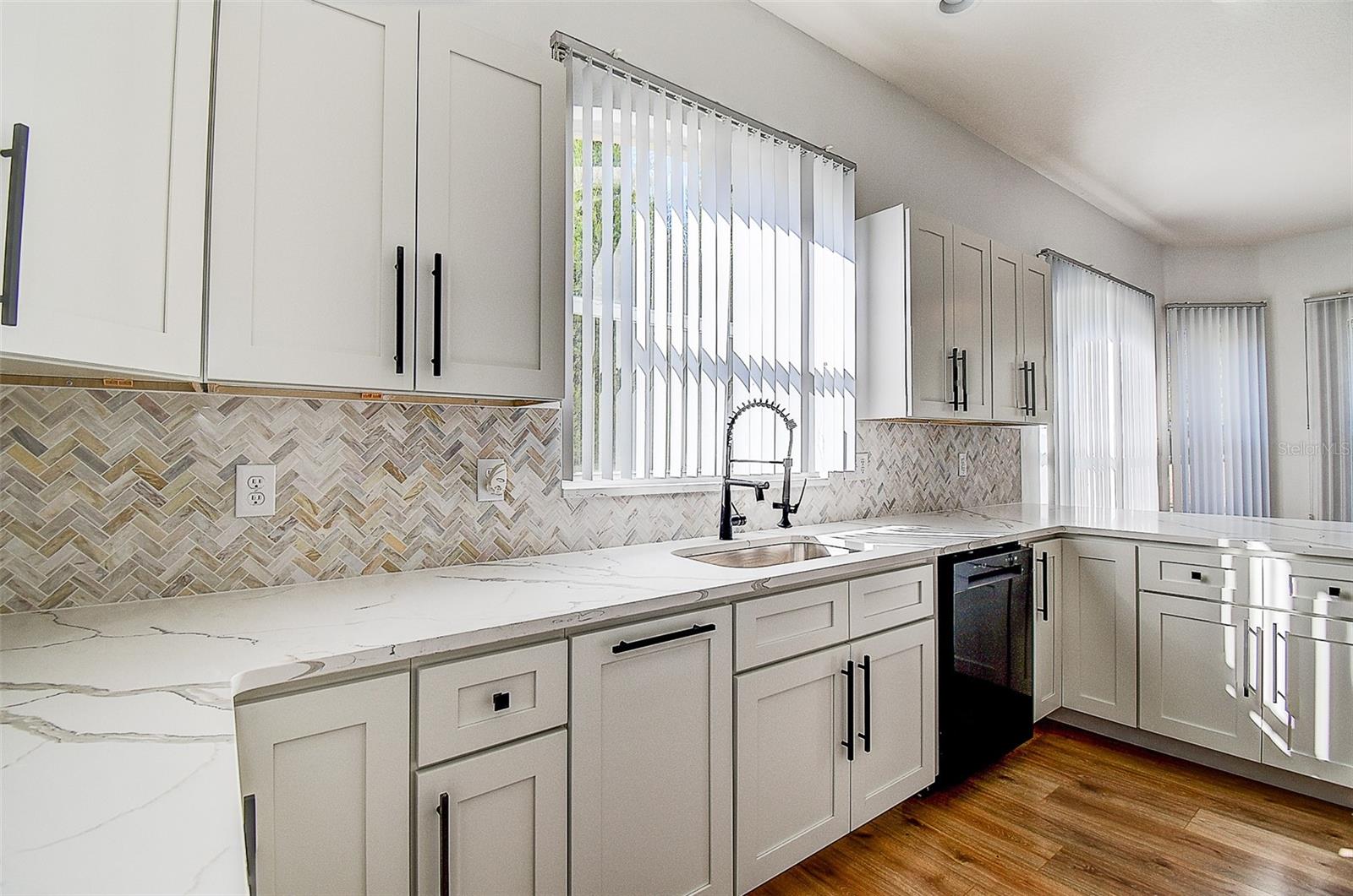 Listing photo id 10 for 15906 Prince William Place