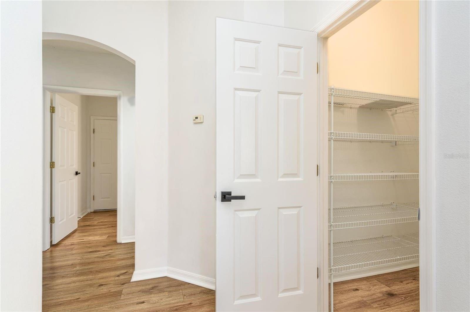 Listing photo id 11 for 15906 Prince William Place