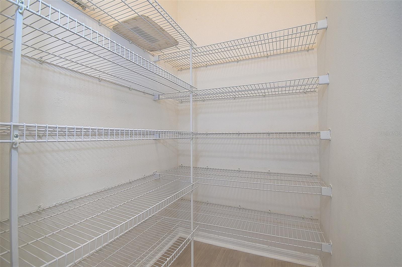 Listing photo id 12 for 15906 Prince William Place