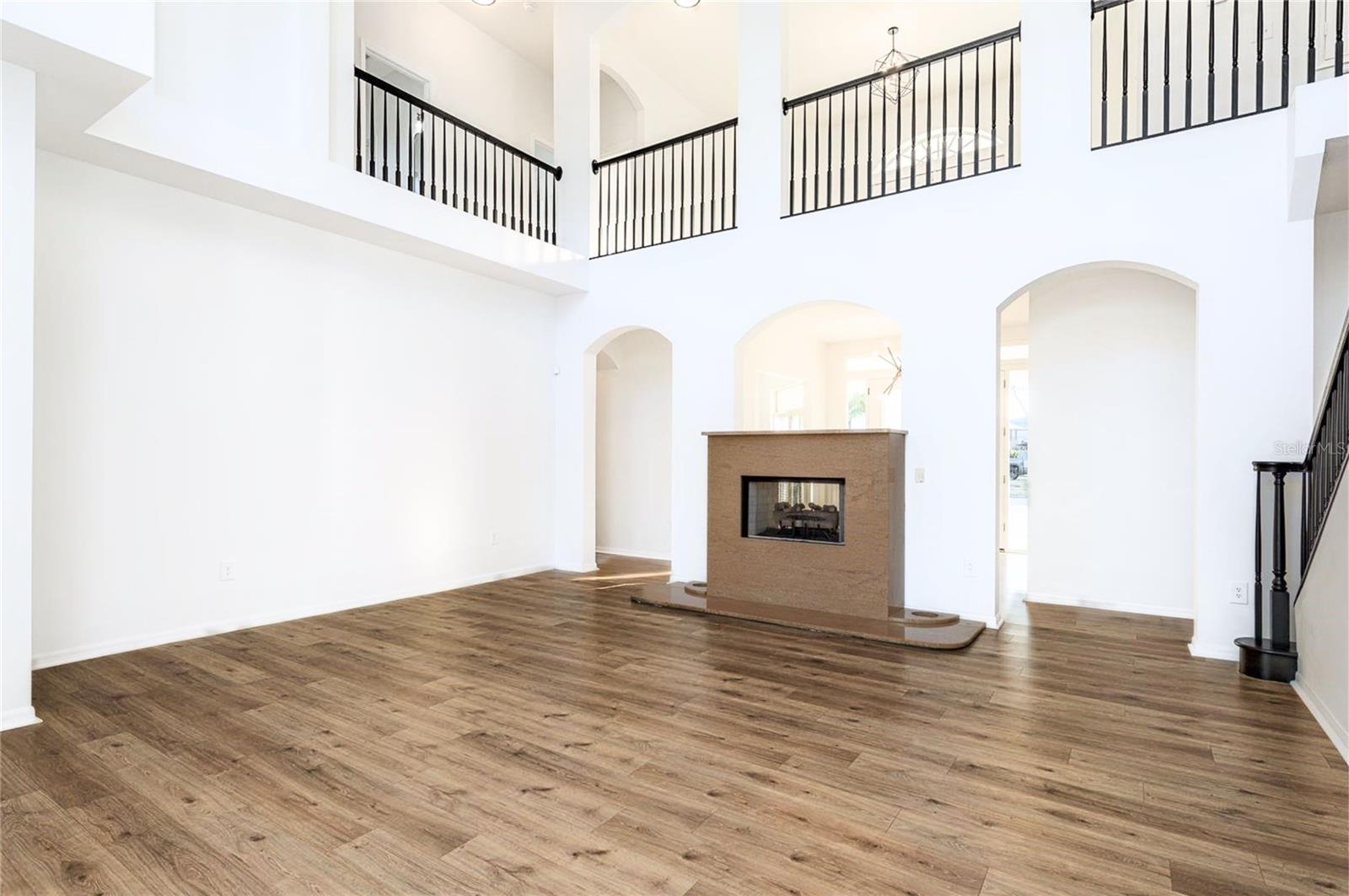 Listing photo id 18 for 15906 Prince William Place