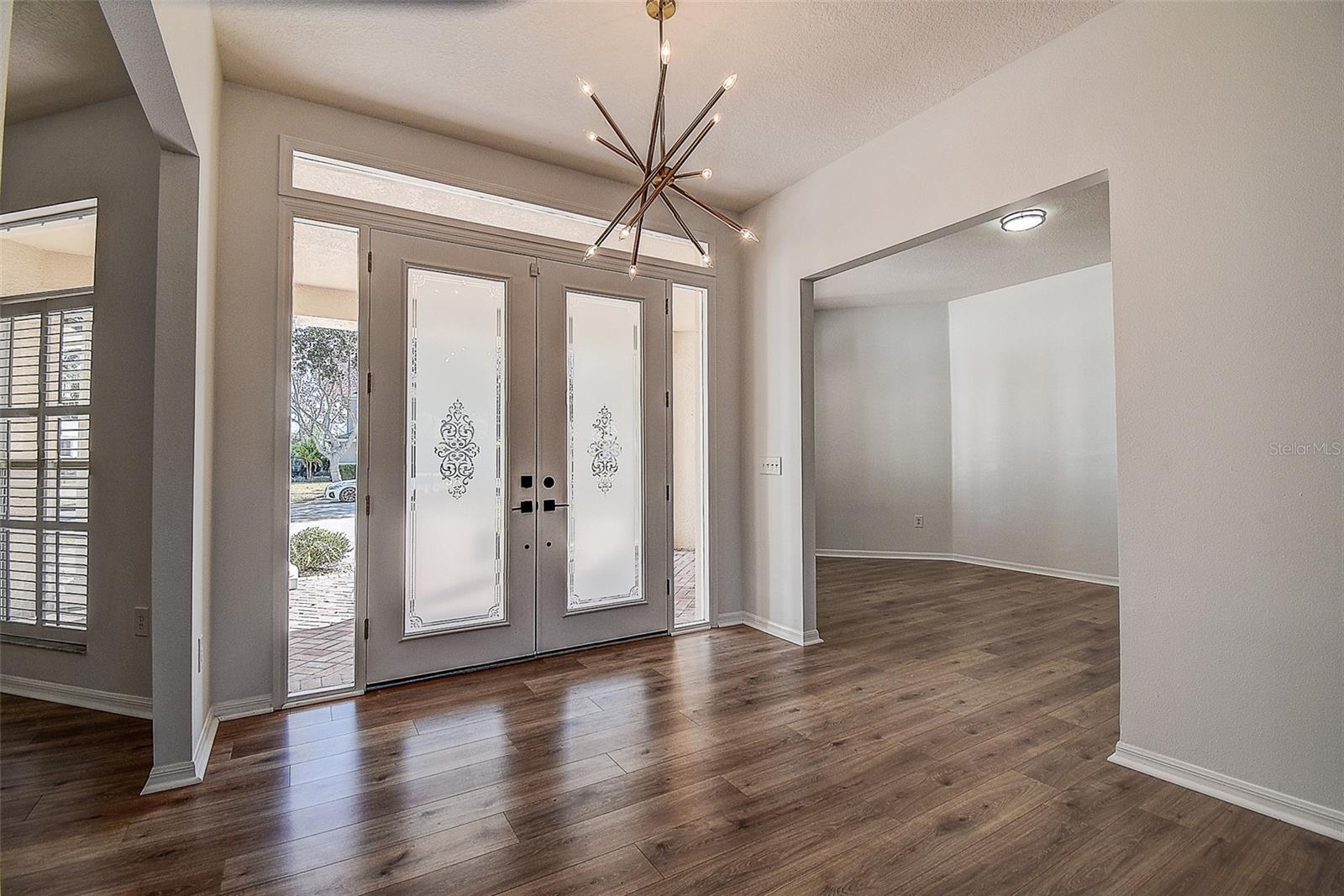 Listing photo id 19 for 15906 Prince William Place