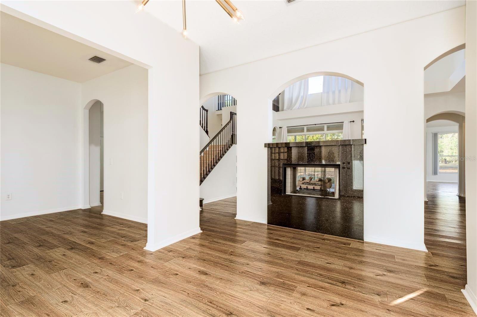 Listing photo id 22 for 15906 Prince William Place