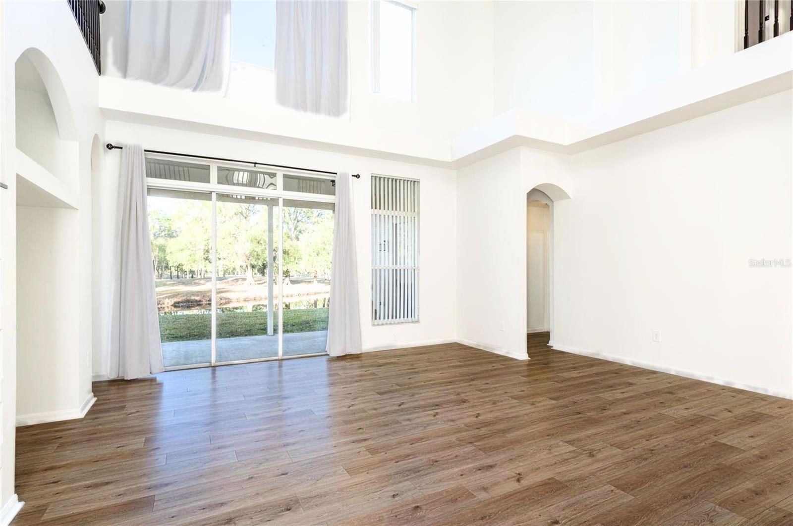 Listing photo id 2 for 15906 Prince William Place