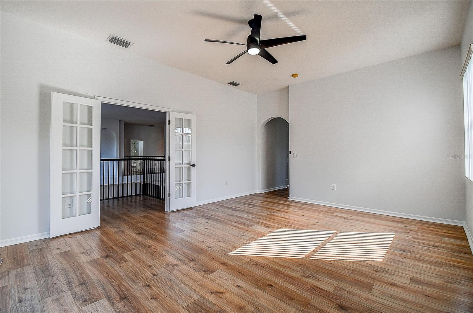 Listing photo id 43 for 15906 Prince William Place