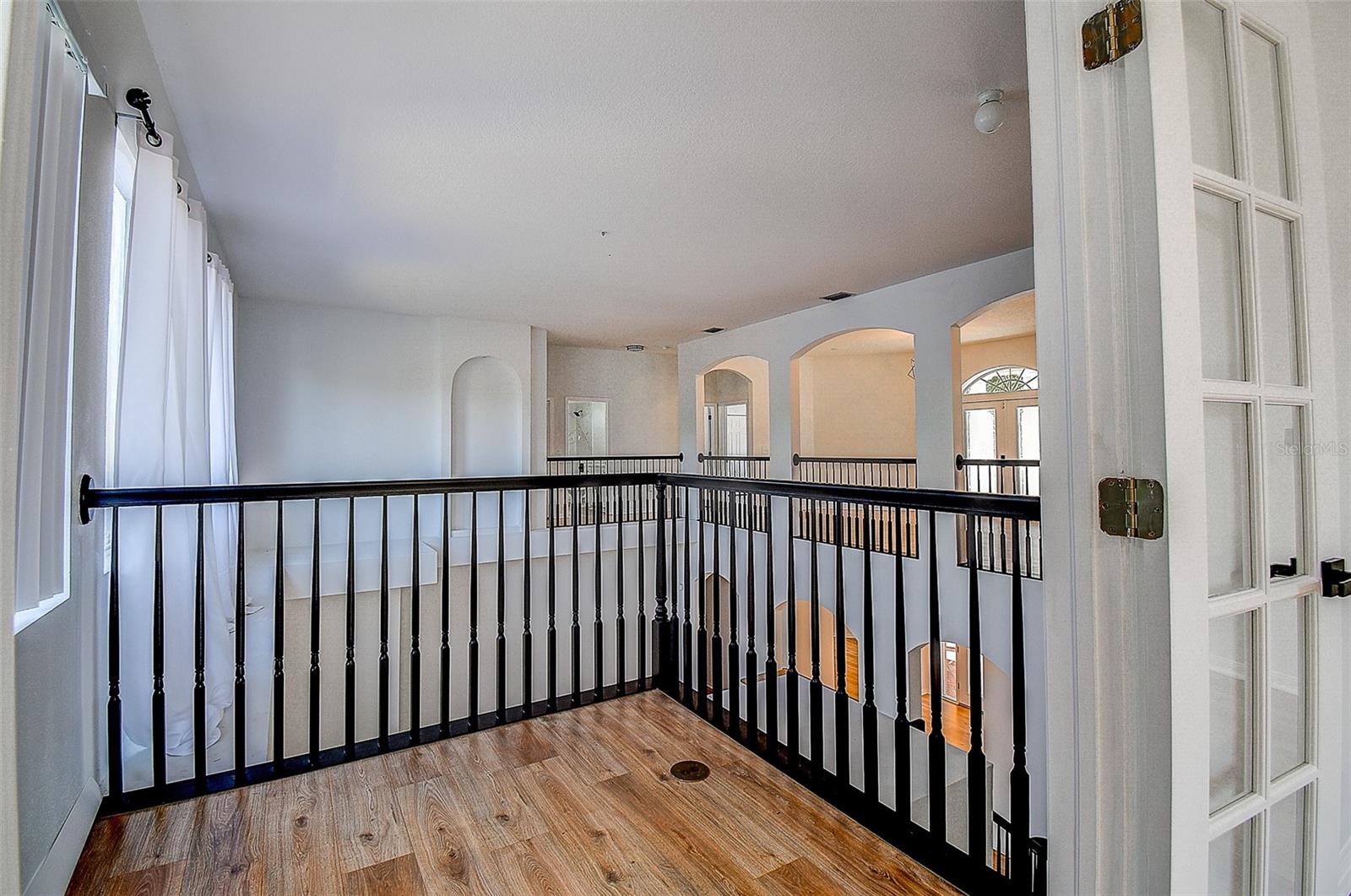 Listing photo id 44 for 15906 Prince William Place