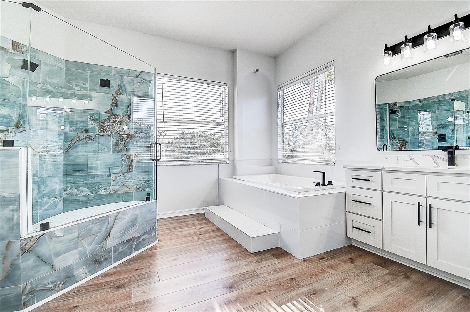 Listing photo id 47 for 15906 Prince William Place