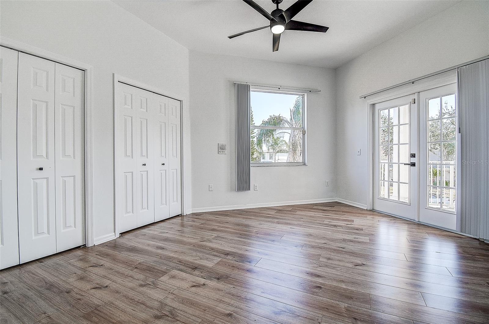 Listing photo id 52 for 15906 Prince William Place