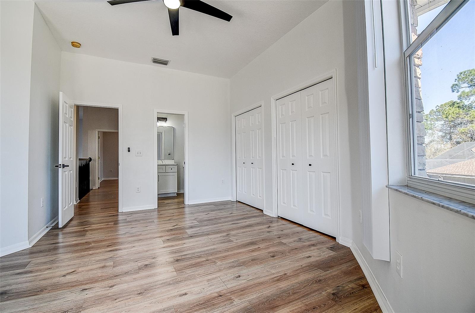 Listing photo id 53 for 15906 Prince William Place