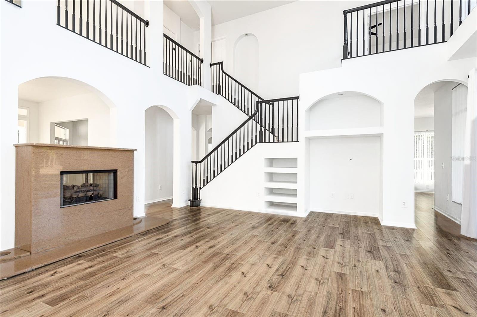 Listing photo id 4 for 15906 Prince William Place