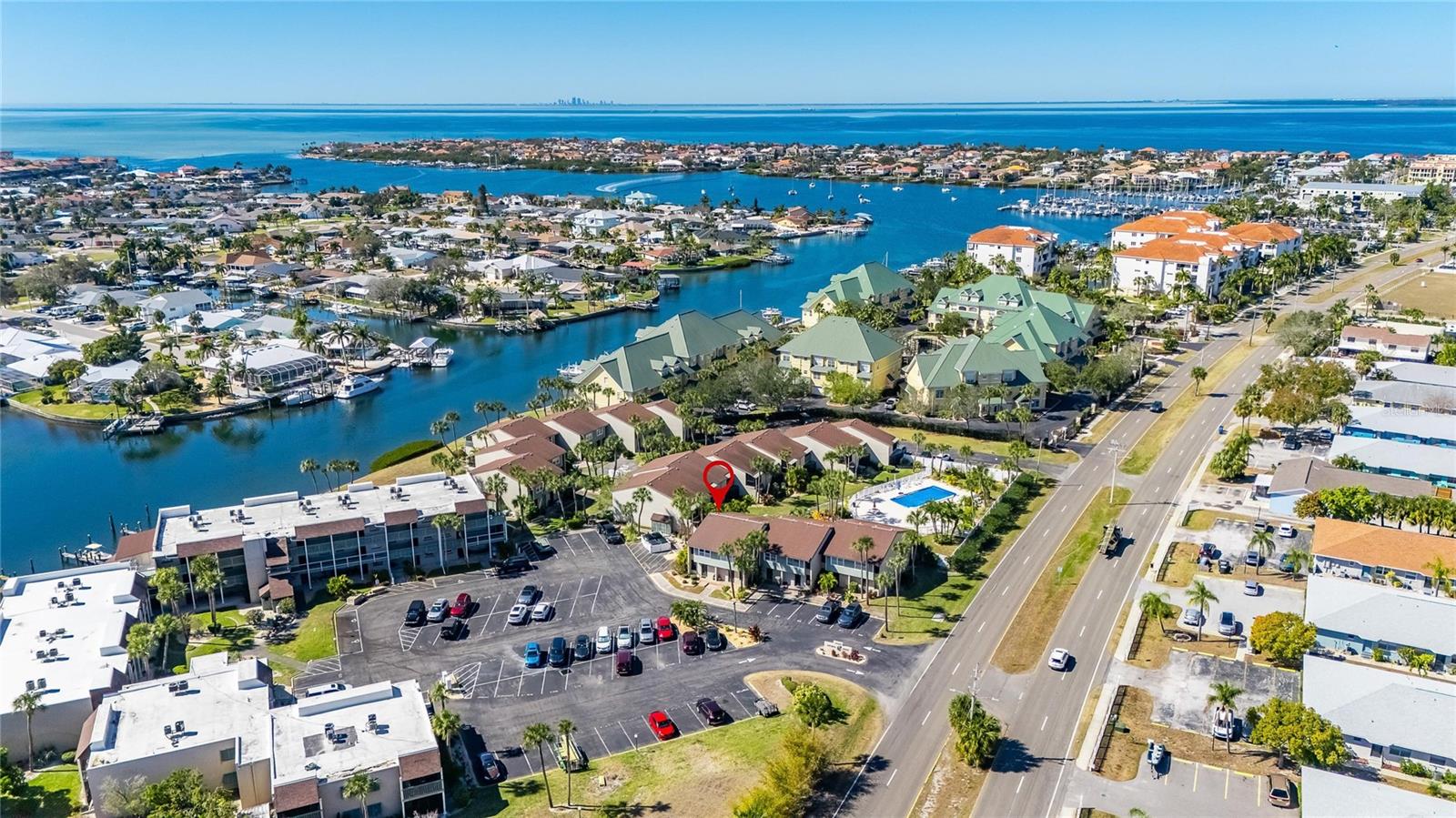 Listing photo id 0 for 1028 Apollo Beach Boulevard 23