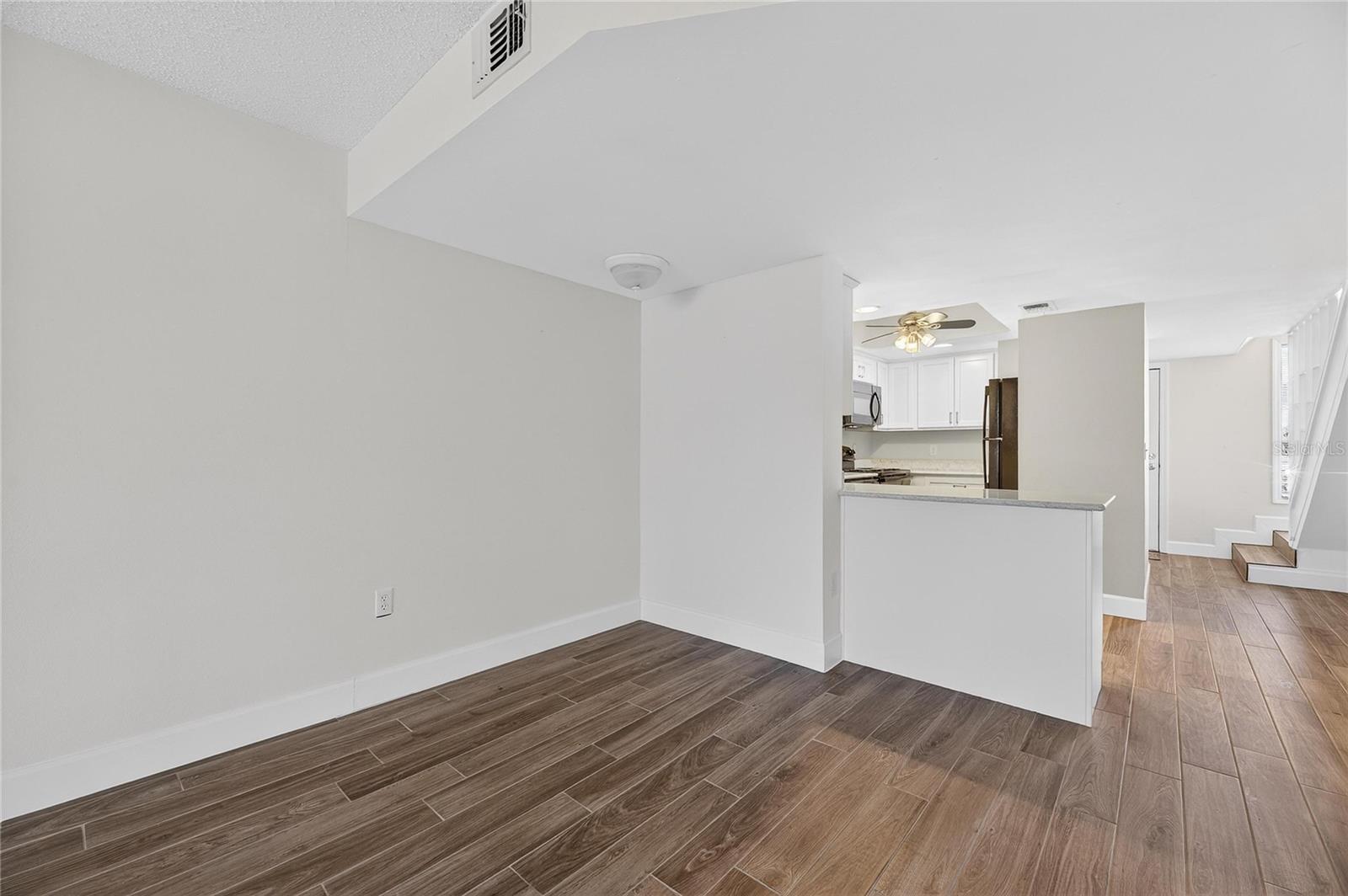 Listing photo id 18 for 1028 Apollo Beach Boulevard 23