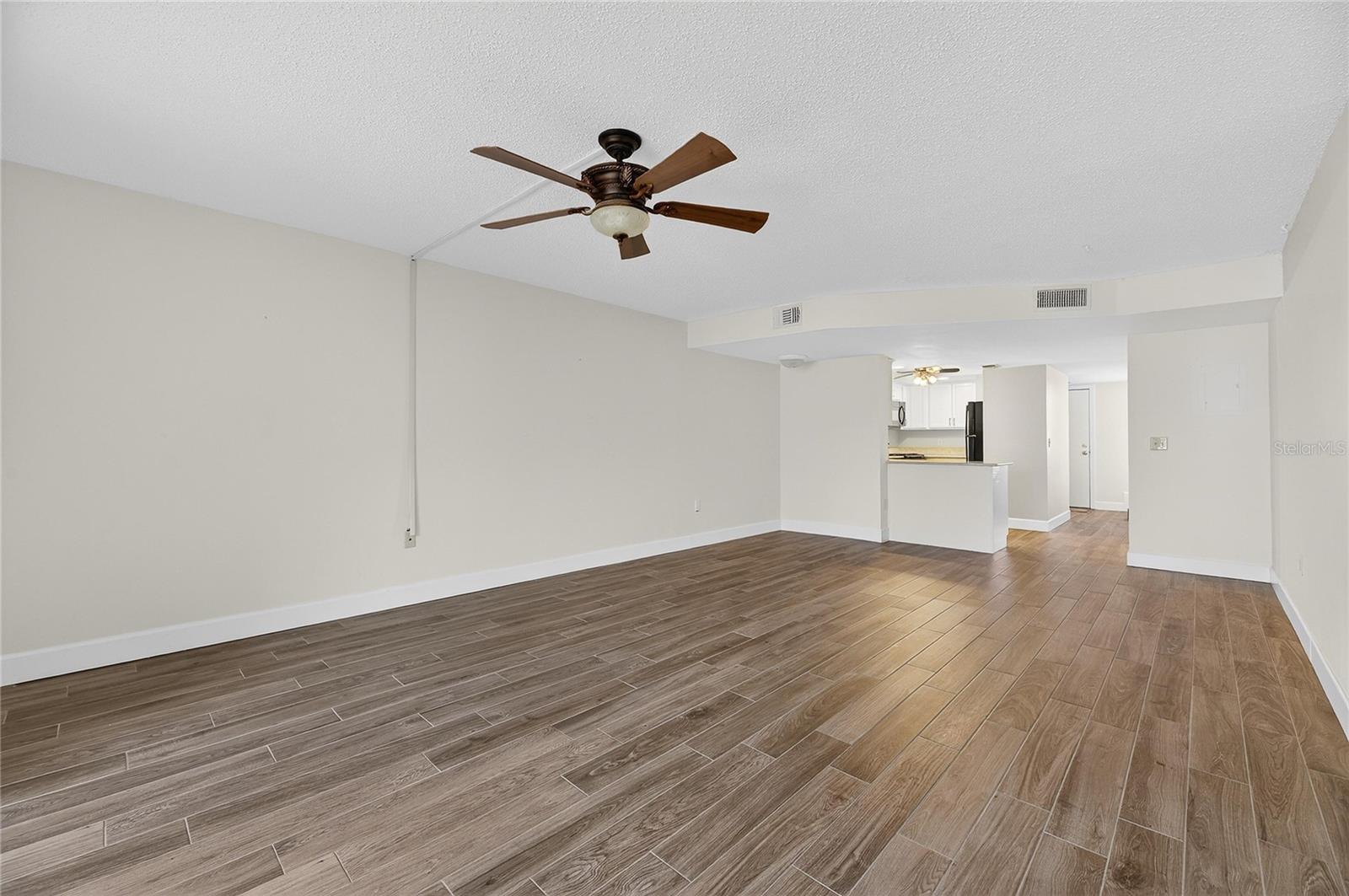 Listing photo id 20 for 1028 Apollo Beach Boulevard 23