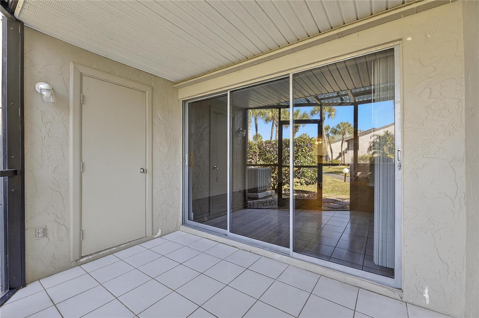 Listing photo id 24 for 1028 Apollo Beach Boulevard 23