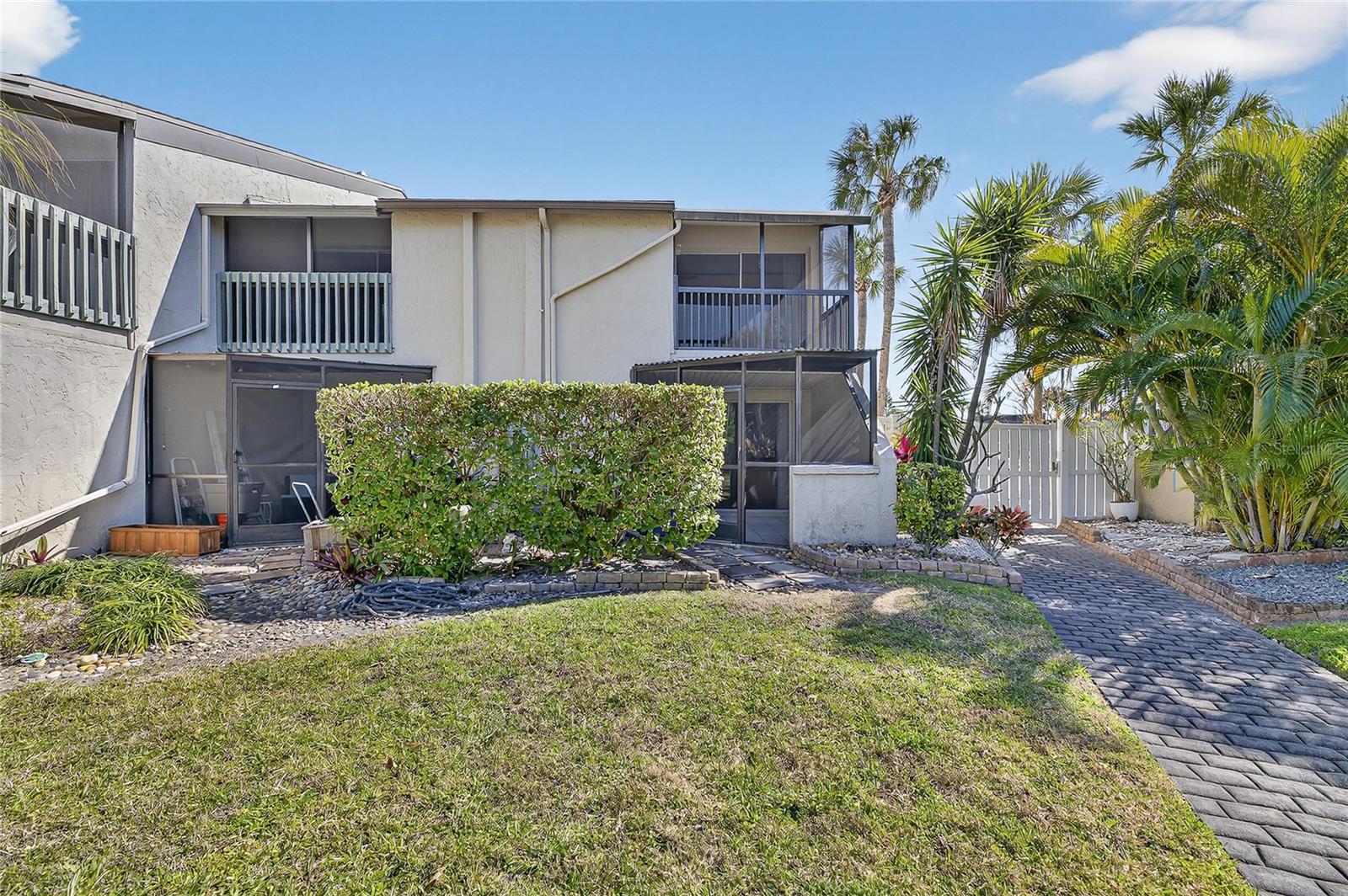 Listing photo id 29 for 1028 Apollo Beach Boulevard 23