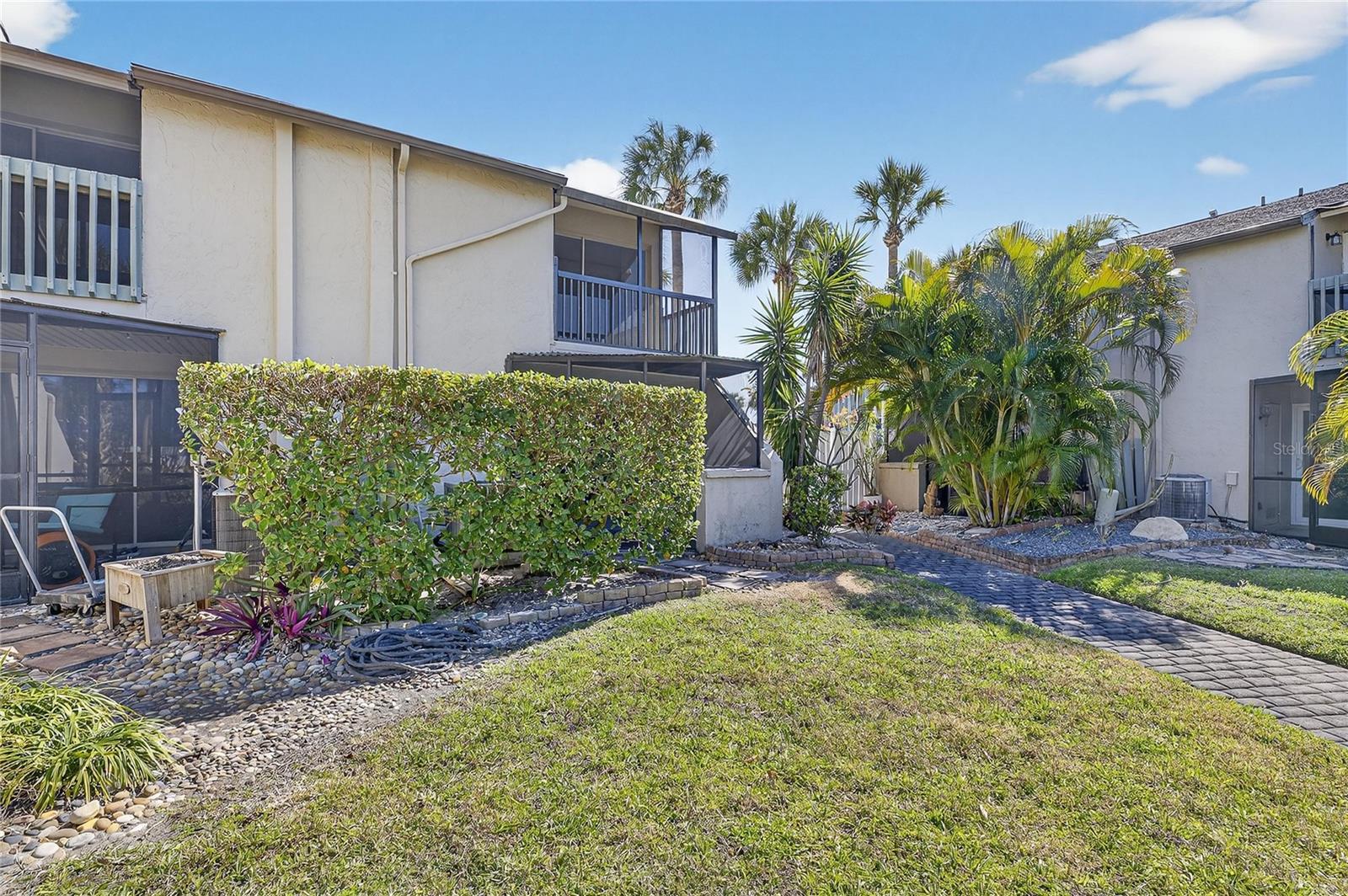 Listing photo id 30 for 1028 Apollo Beach Boulevard 23