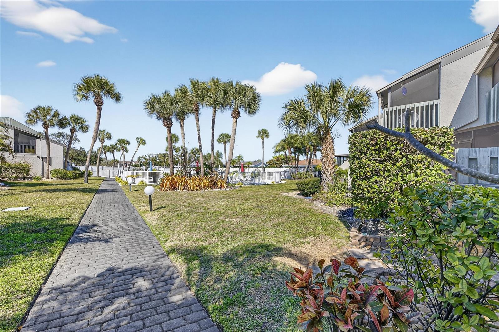 Listing photo id 32 for 1028 Apollo Beach Boulevard 23