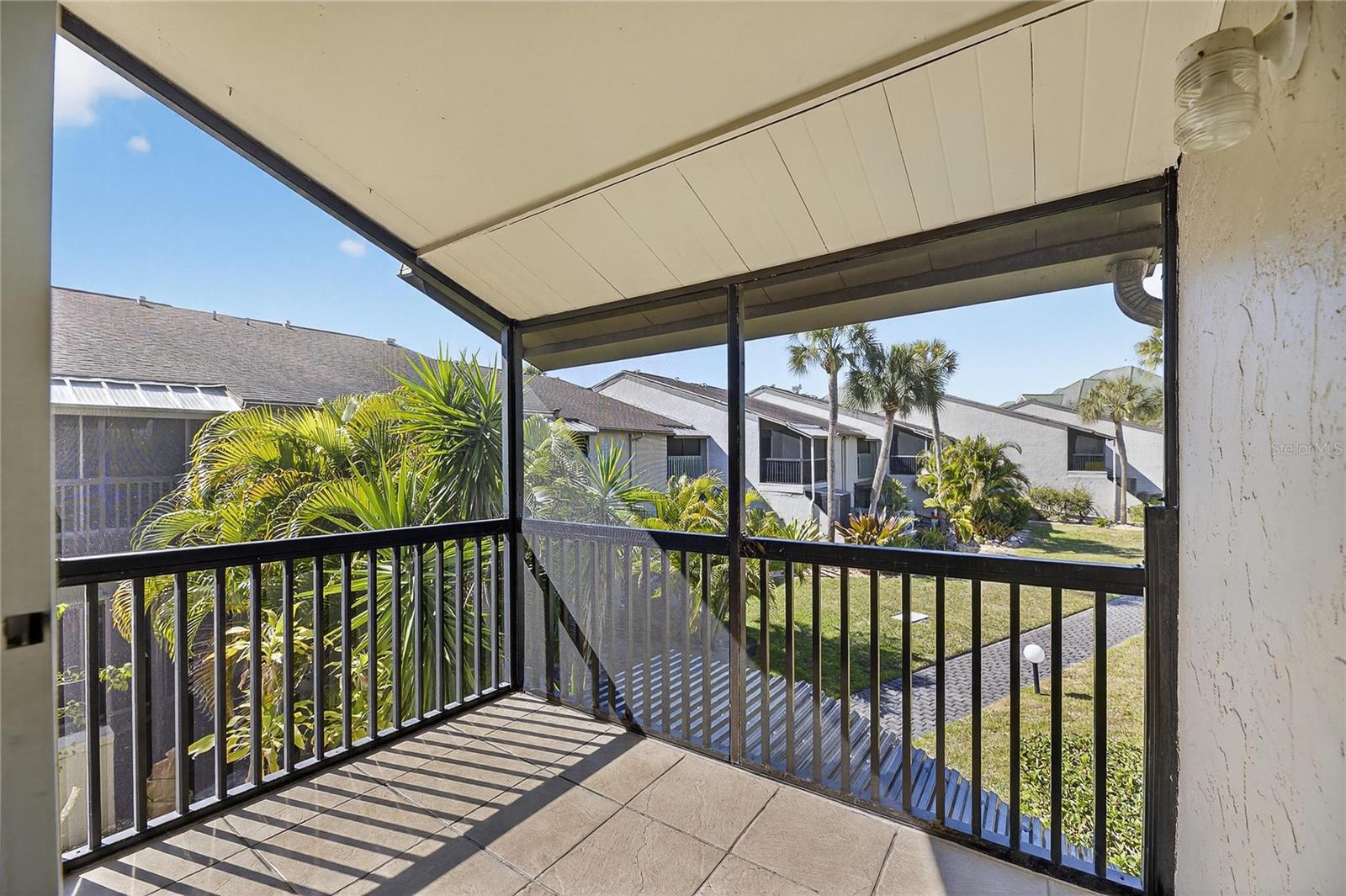 Listing photo id 49 for 1028 Apollo Beach Boulevard 23
