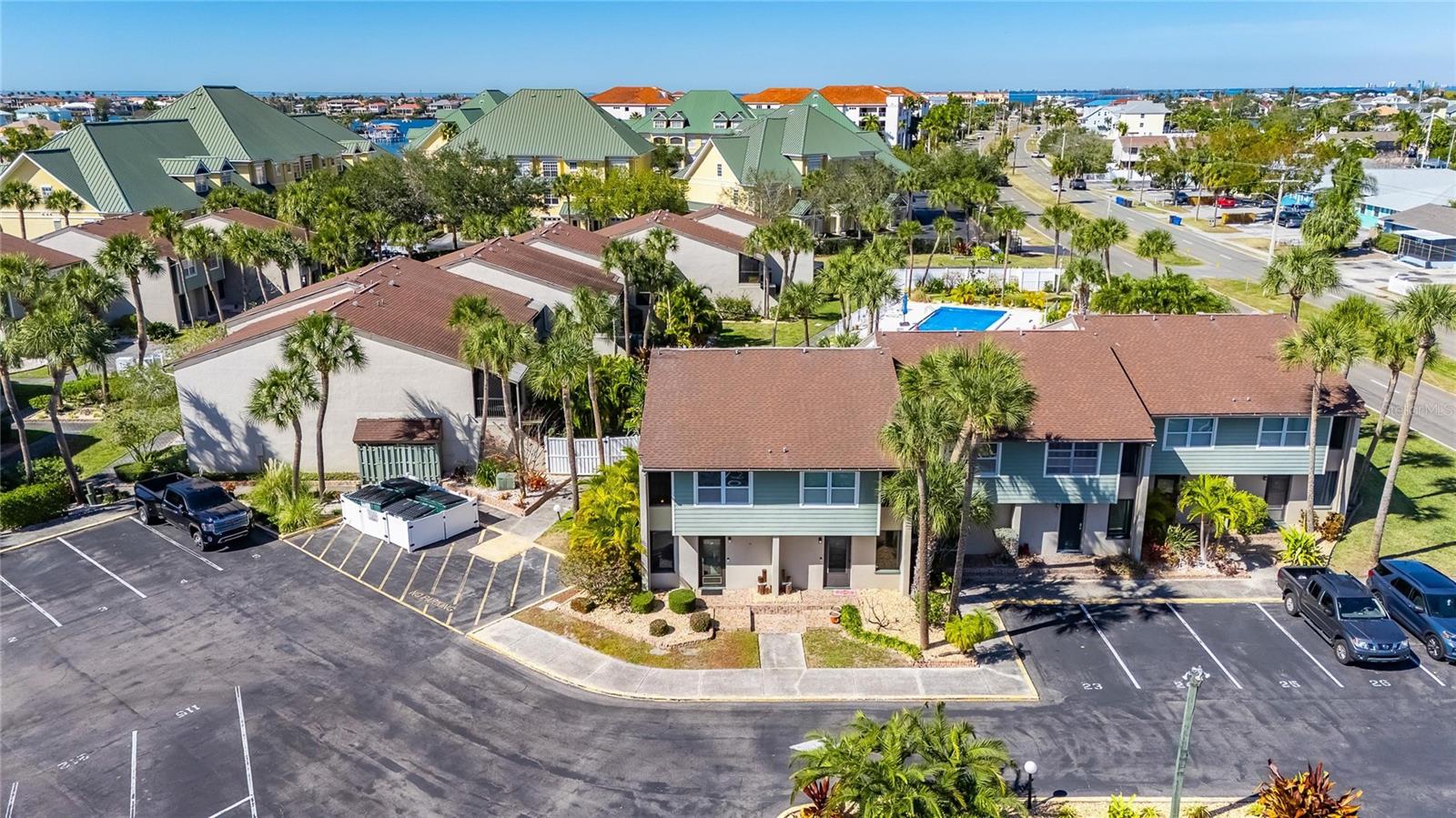 Listing photo id 58 for 1028 Apollo Beach Boulevard 23