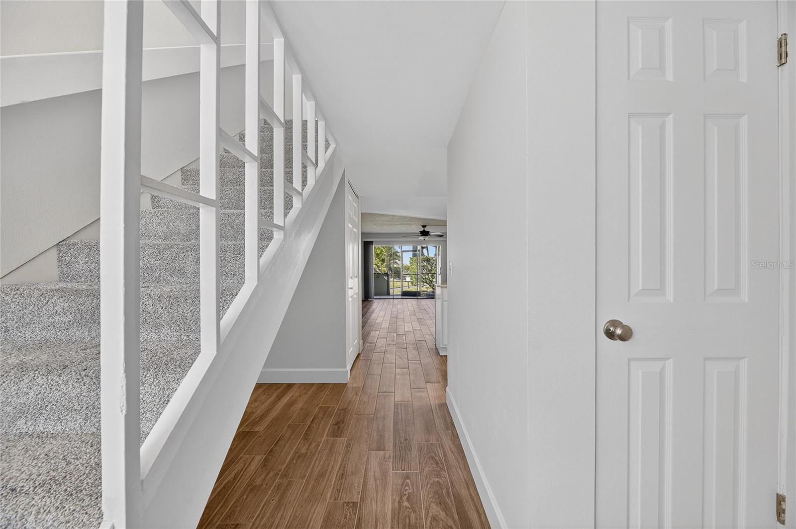 Listing photo id 5 for 1028 Apollo Beach Boulevard 23