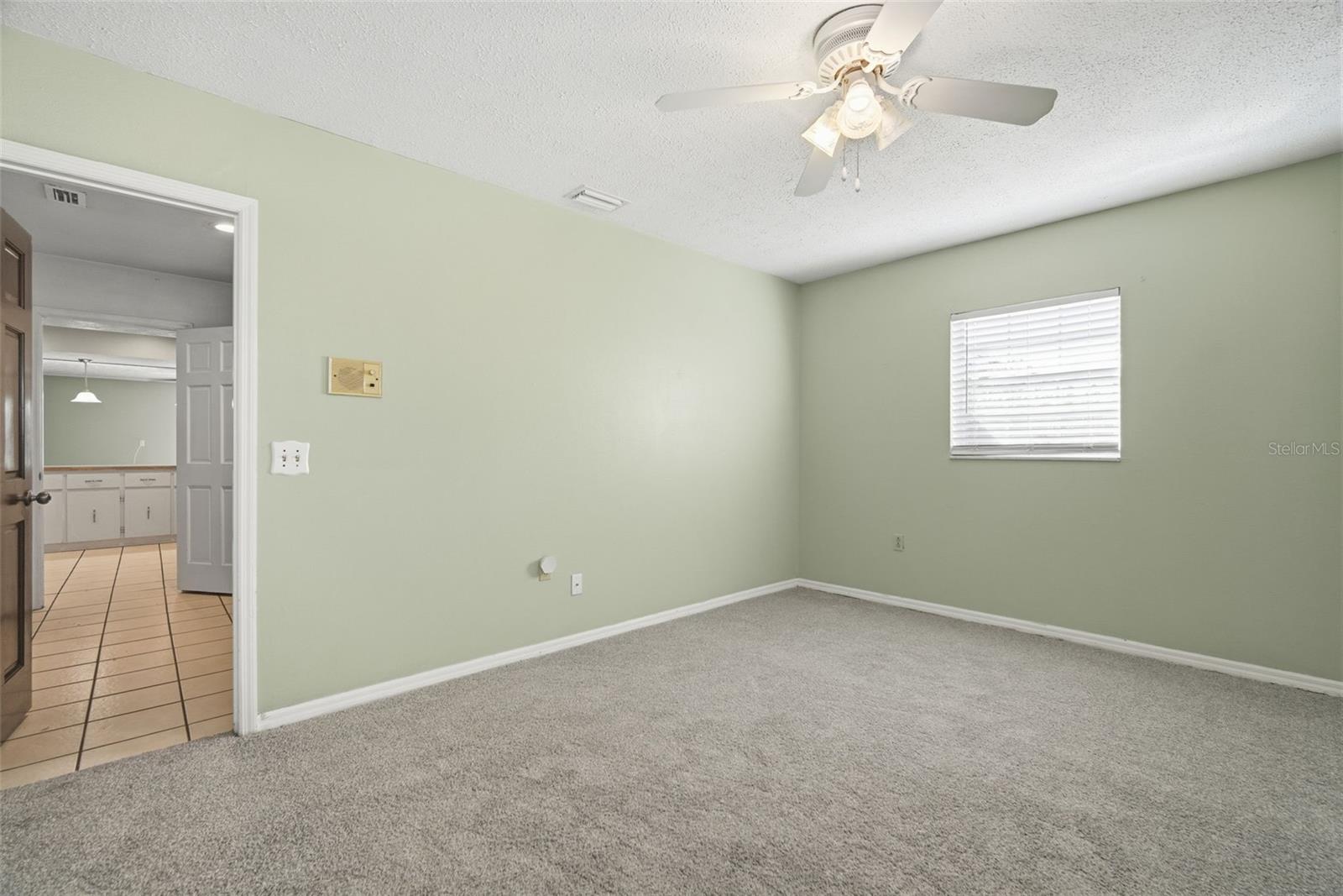 Listing photo id 30 for 2842 Springdell Circle