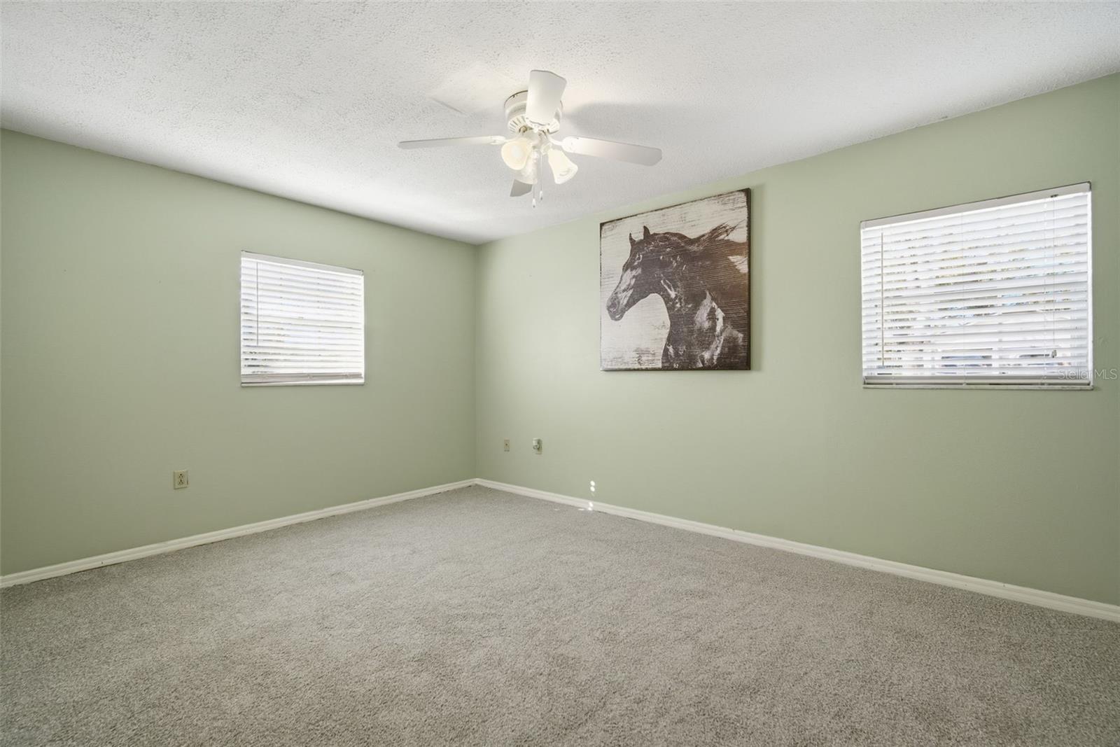 Listing photo id 31 for 2842 Springdell Circle