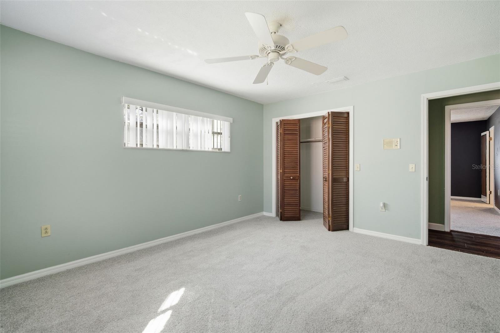 Listing photo id 38 for 2842 Springdell Circle