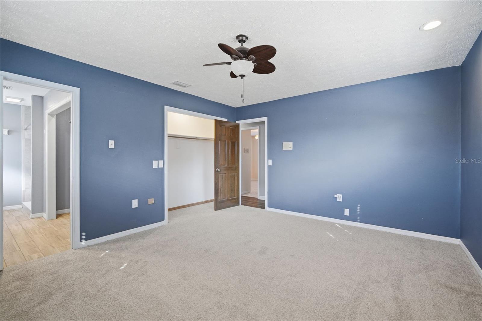 Listing photo id 45 for 2842 Springdell Circle